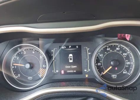 2015 Jeep Cherokee Sport z USA, uszkodzony, nr VIN 1C4PJLAB0FW546980